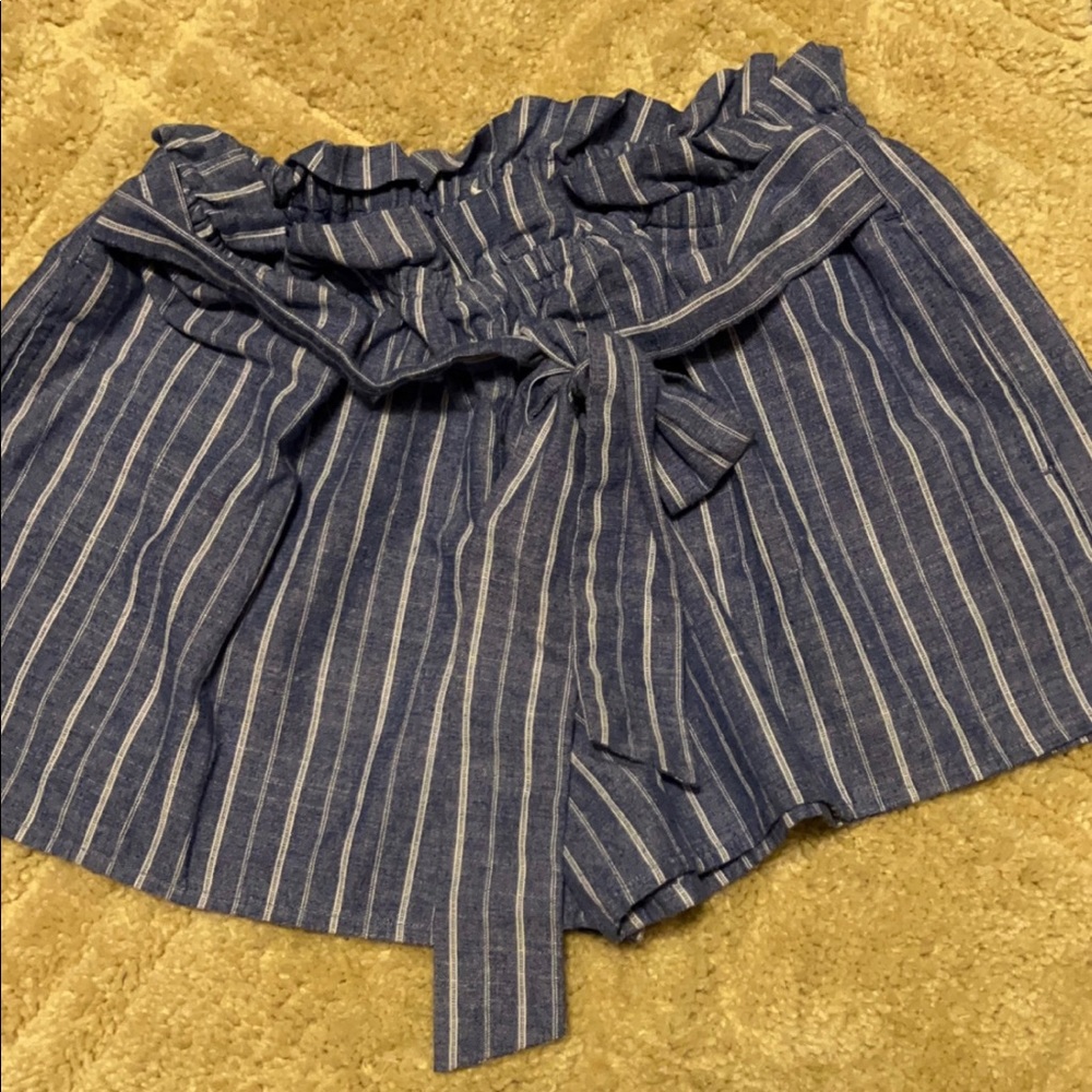 Love tree stripped shorts with belt